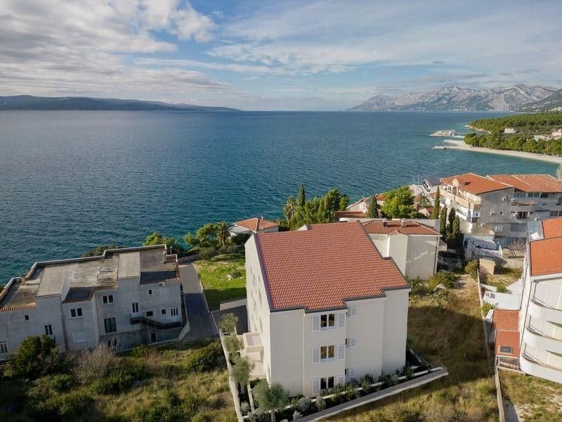 Promajna, jednosoban stan u novogradnji 50 m od mora, 55.70 m2