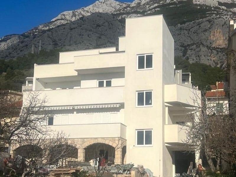 Makarská, samostatne stojaci dom, 650 m2