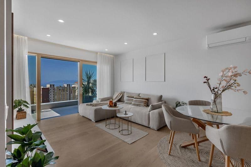 Makarska, luksuzni stan u centru 52,10 m2