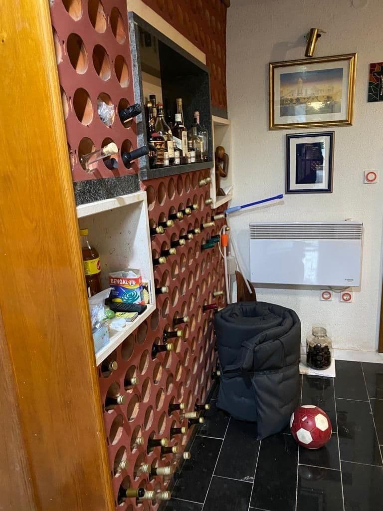 Podstrana, kuća s bazenom i pogledom na more, 400m2