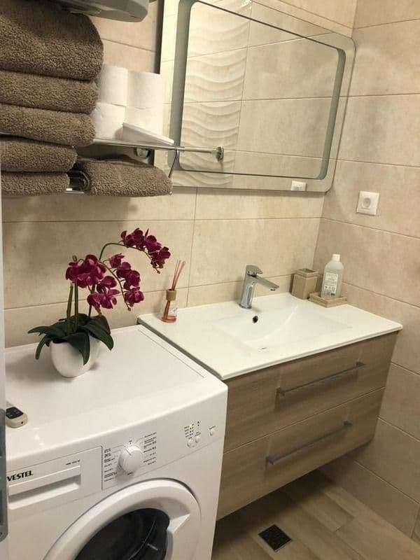 Makarska, namješten jednosoban stan s pogledom na more, 50 m2