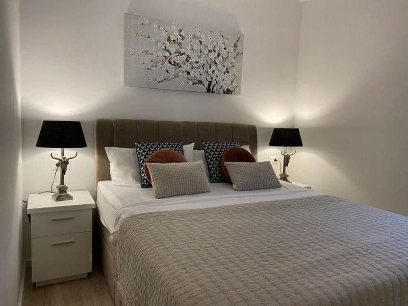 Makarska, apartamento amueblado de dos dormitorios con vistas al mar 72,50m2