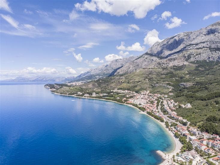 Atraktivno građevinsko zemljište u Tučepima – idealno za investiciju!