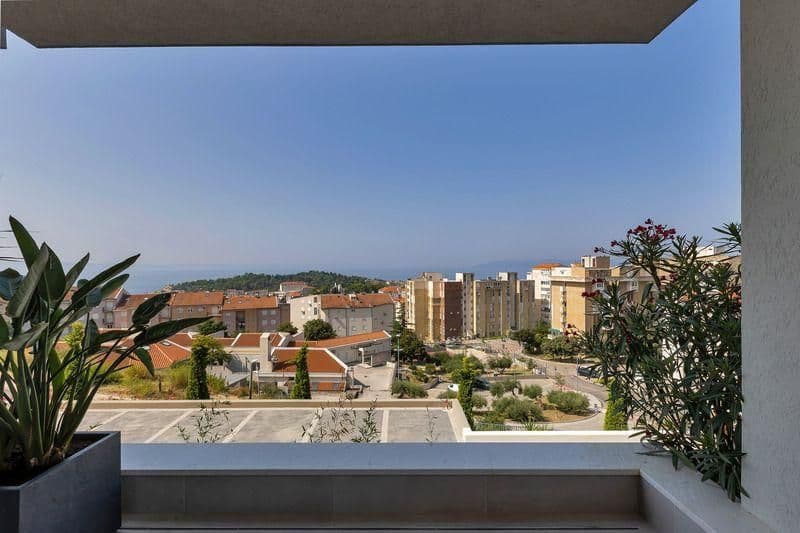 Makarska, luksuzni stan u centru 52,10 m2